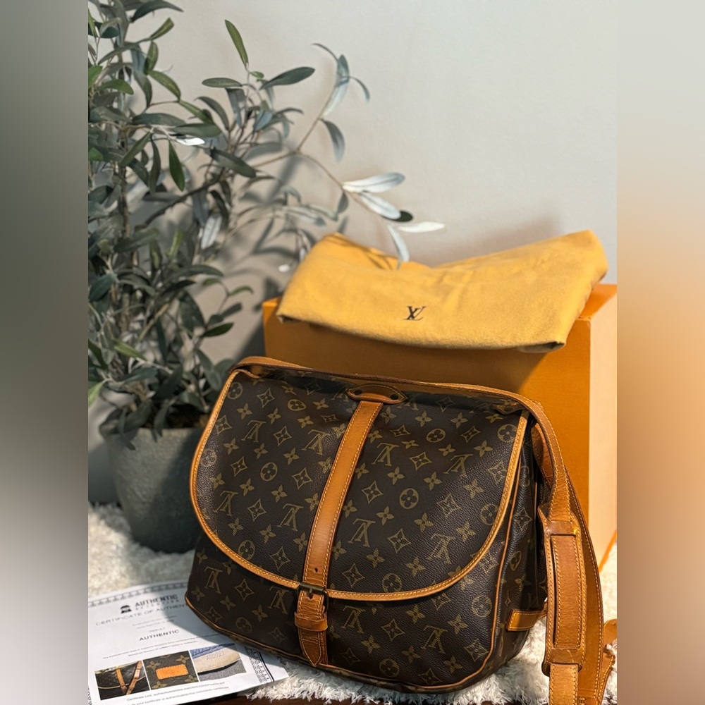 Louis Vuitton Saumur 35 Monogram Canvas Bag w/COA, Box & Dust Bag - Picture 16 of 16